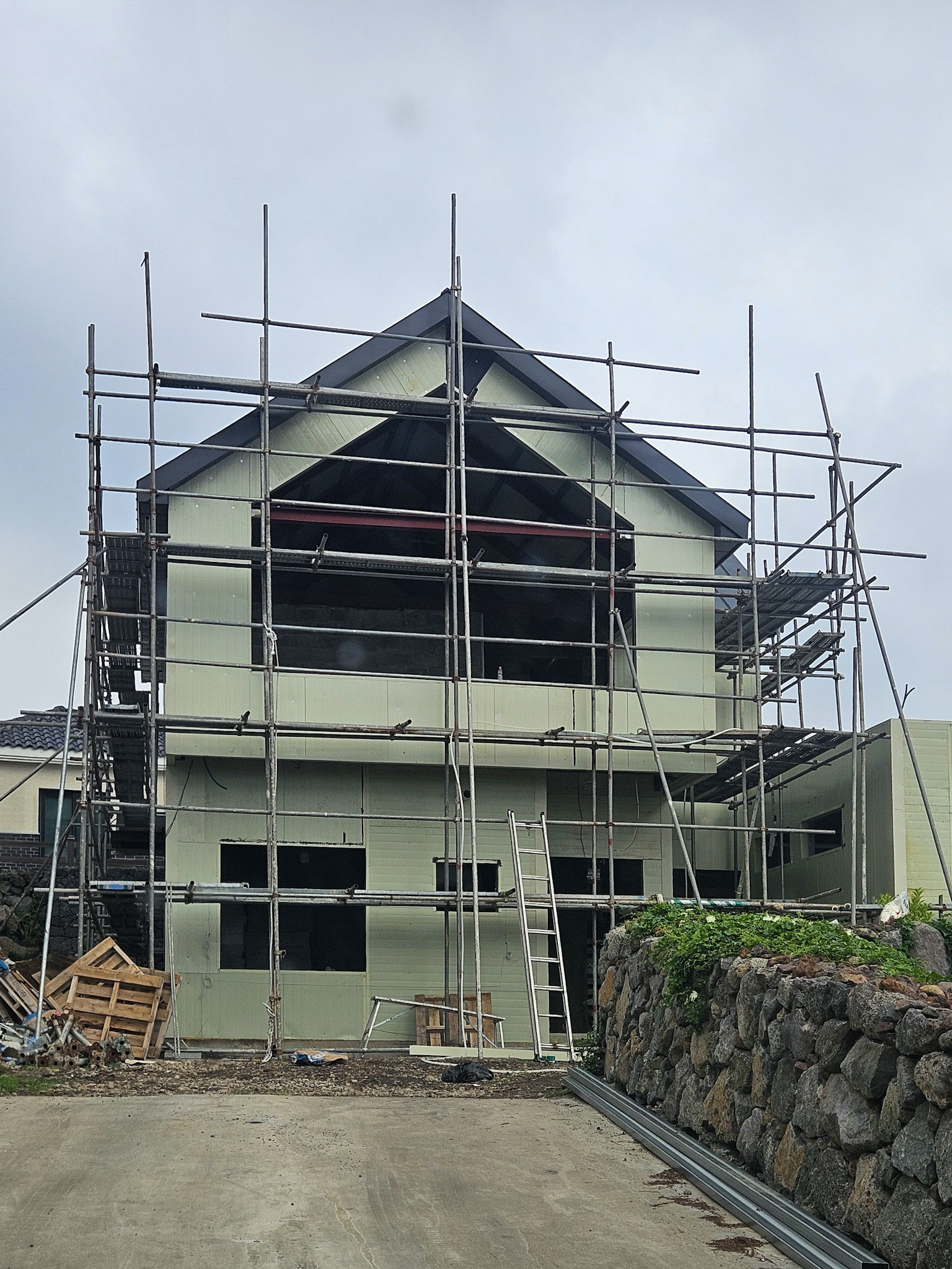 HOUSE / 신축