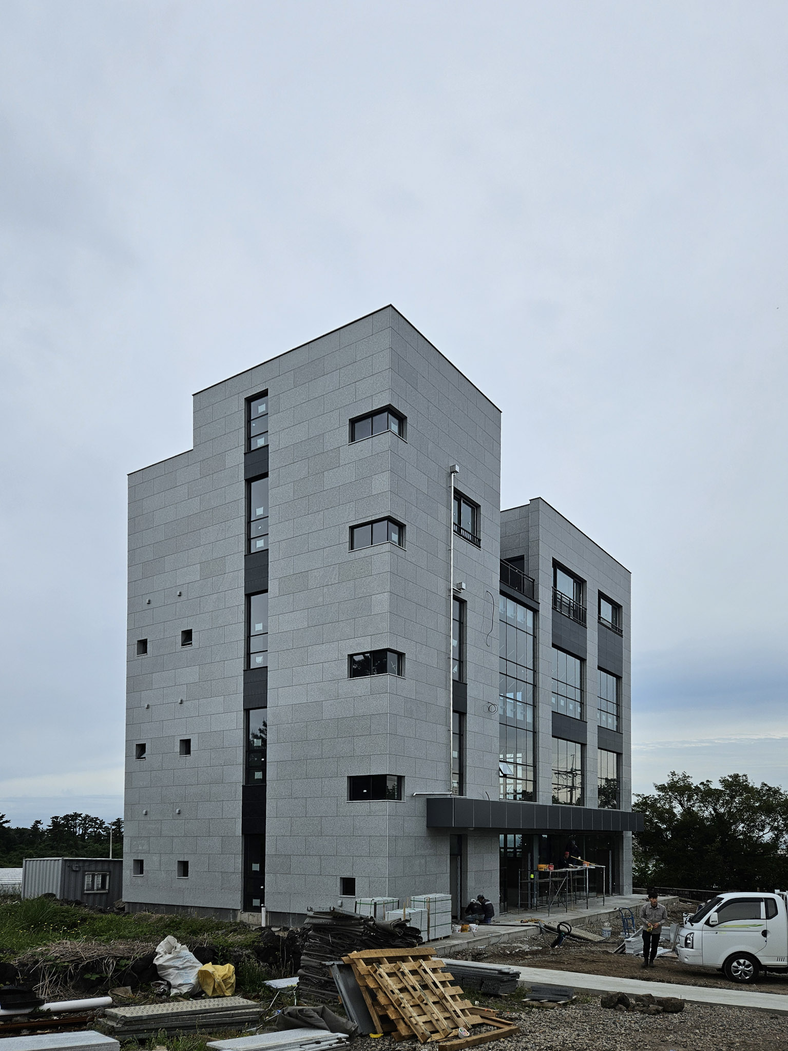 NH COMMERCIAL / 신축